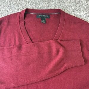 Banana Republic Luxury Blend Sweater Mens L V Neck Burgundy Cotton Silk Cashmere